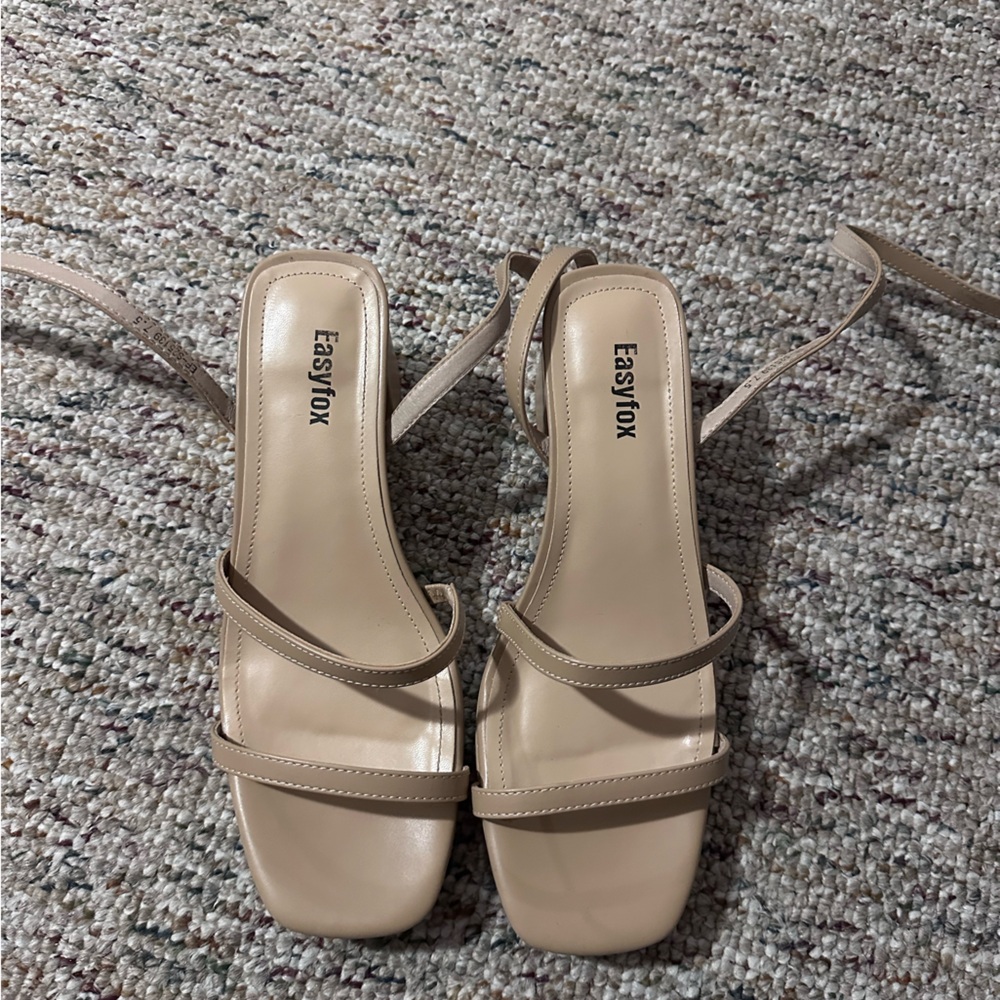 Women's nude chunky heel
